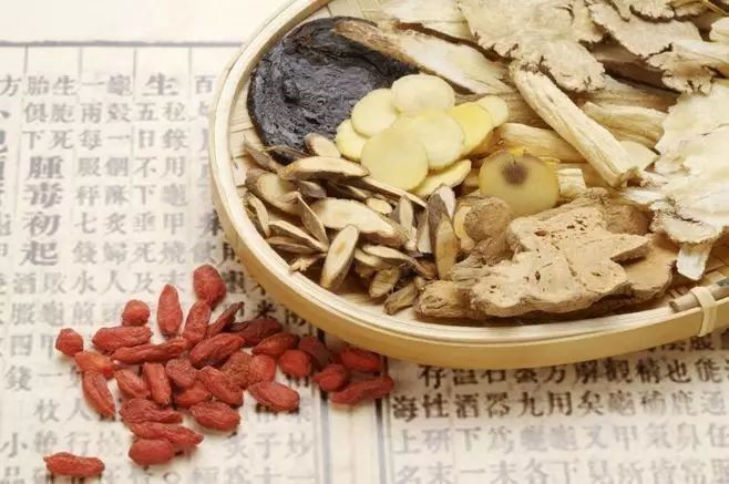 贝母瓜蒌散方歌:贝母瓜蒌花粉研,橘红桔梗茯苓添,呛咳咽干痰难出,润燥